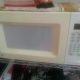 Vends clic-clac, matelas queen size, micro-ondes, ...