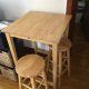 Table de cuisine et tabourets